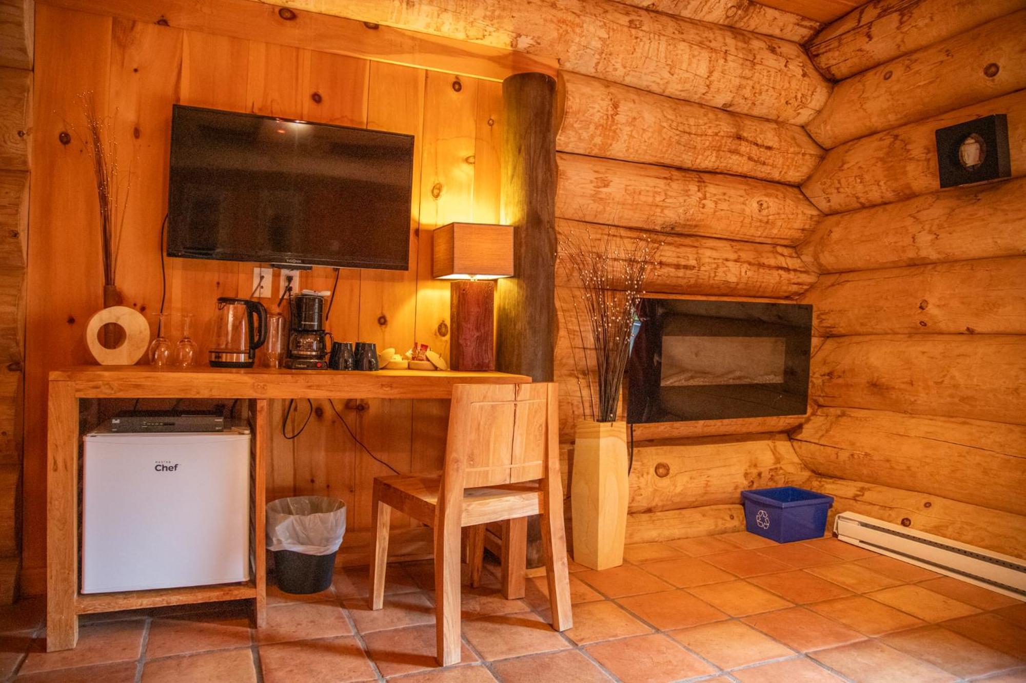 Auberge Couleurs De France Lac-Simon Ngoại thất bức ảnh